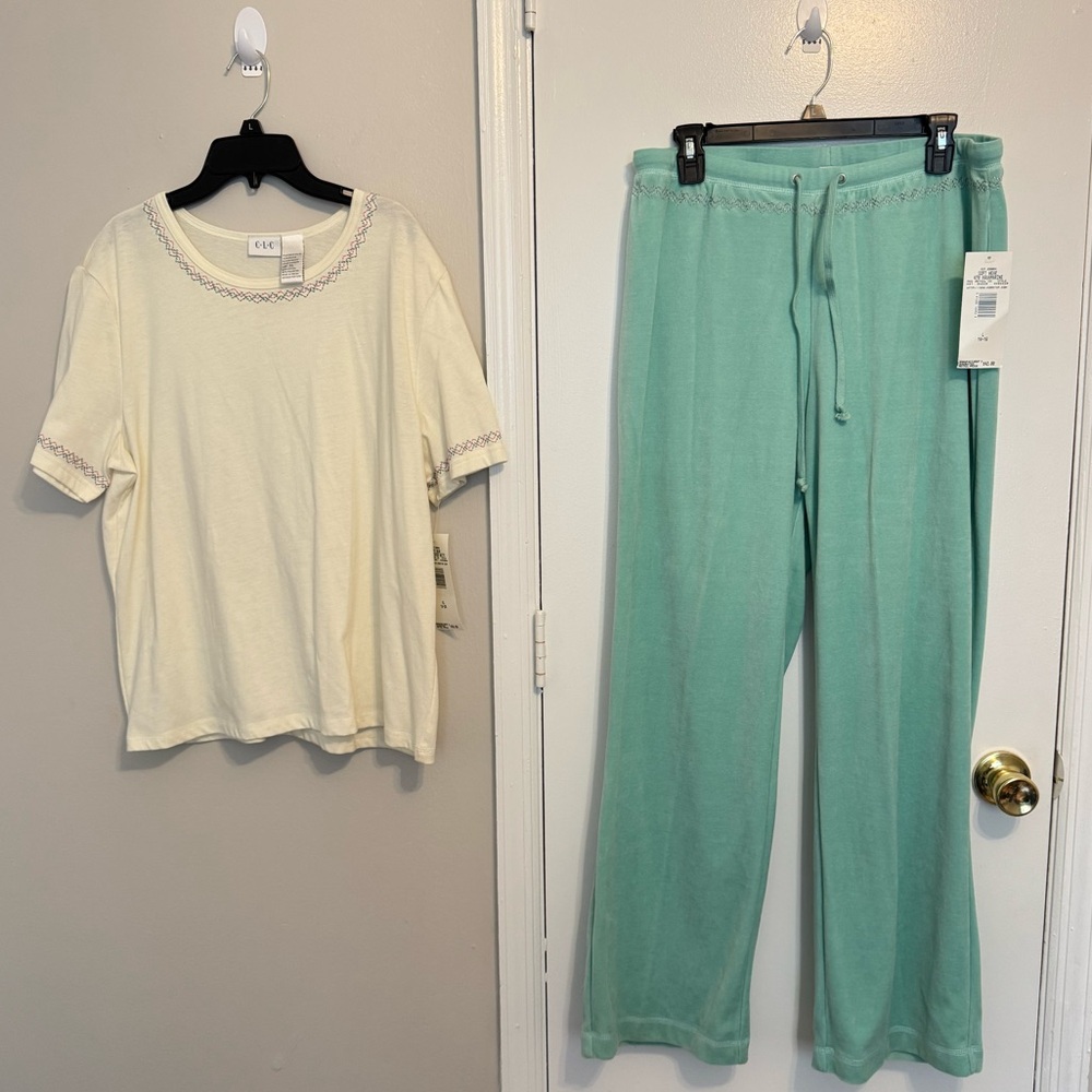 C L C Two Piece Set Size L, XL